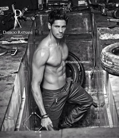 Sidharth Malhotra Rare and Unseen Pictures of Sidharth Malhotra
