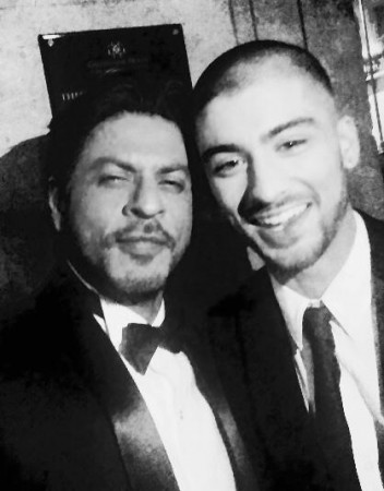 SRK's Selfie with Former One Direction Member Zayn Malik is the Most