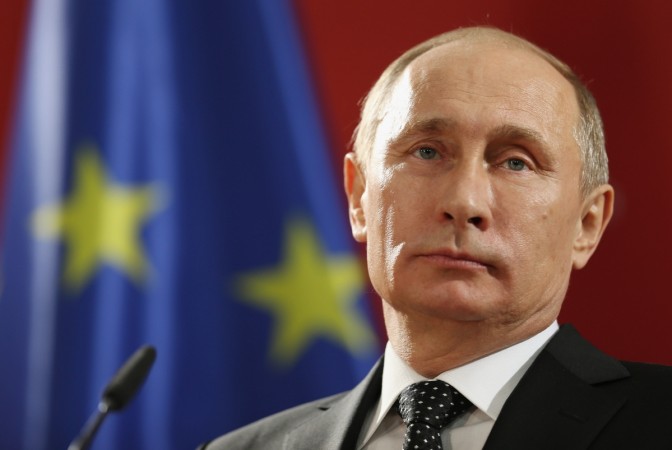 Moon, Putin discuss North Korea, economic ties