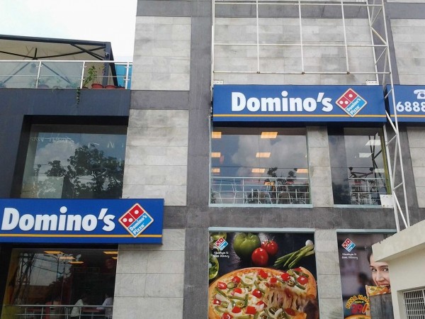 Dominos