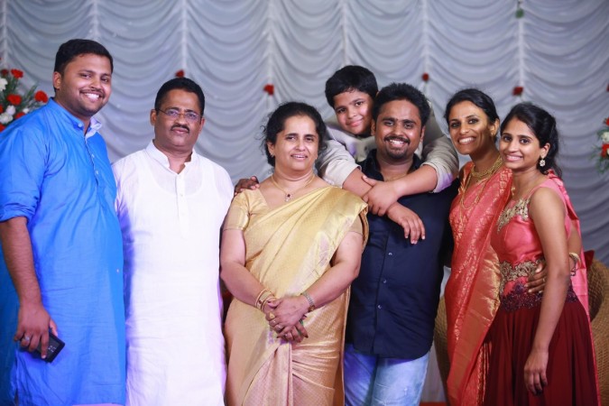 Jacobinte Swargarajyam: Gregory Jacob and his family