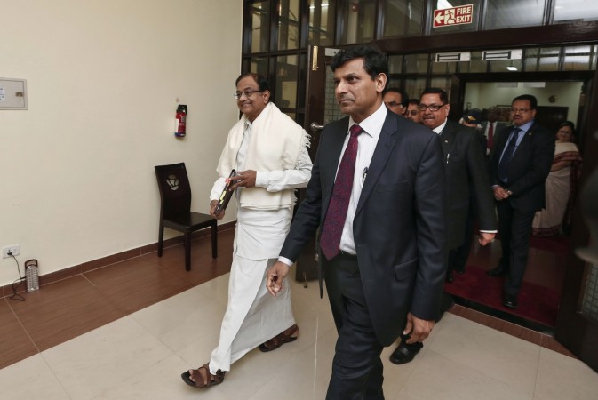 p chidambaram rbi governor raghuram rajan sub swamy bjp interest rate