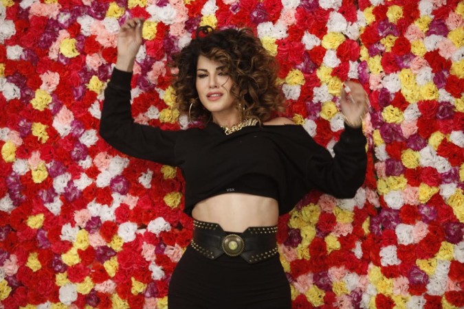 Hug Me, Sunny Leone, Beiimaan Love