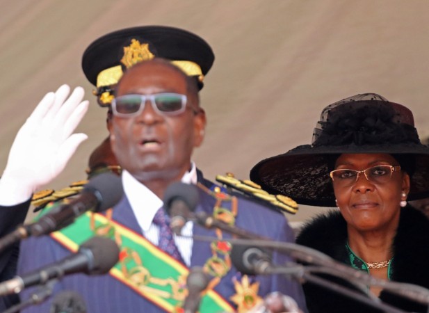 Zimbabwe police fire tear gas at opposition leaders