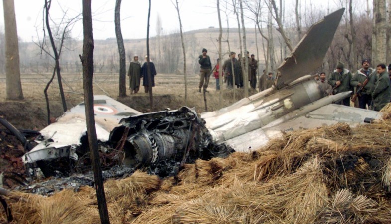 MiG 21 crash lands