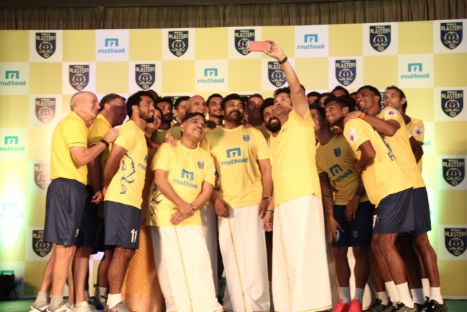 Cricket legend and Kerala Blasters owner Sachin Tendulkar along with co-owner and actor Chiranjeevi, Nagarjuna, industrialist Nimmagadda Prasad, producer Allu Aravind, Muthoot Pappachan Group and Thomas Muthoot Director Thomas George Muthoot with their team ahead of the 2016 season of the Indian Super League at a ceremony in Kochi on Sept 7, 2016 kerala blasters