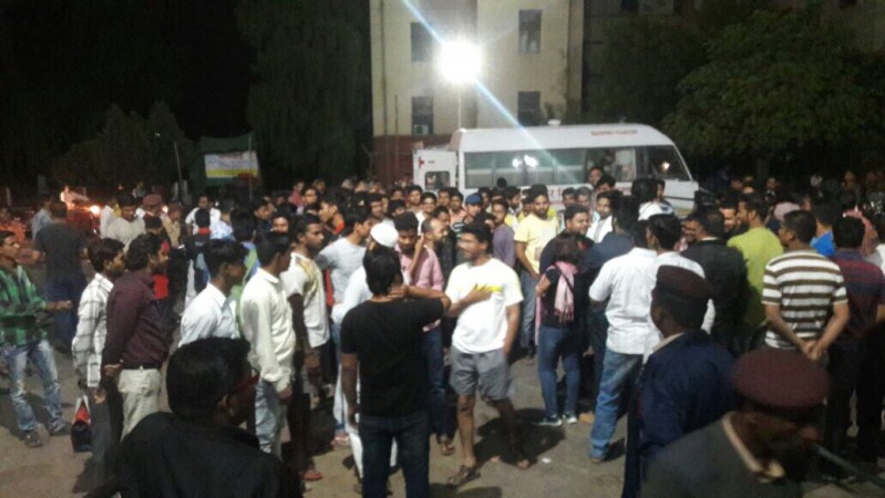 Bombay HC orders striking doctors to resume work immediately Bombay HC orders striking doctors to resume work immediately