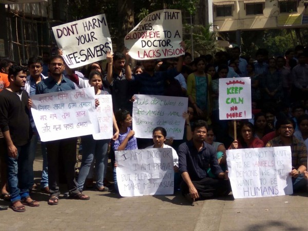 Bombay HC orders striking doctors to resume work immediately Bombay HC orders striking doctors to resume work immediately
