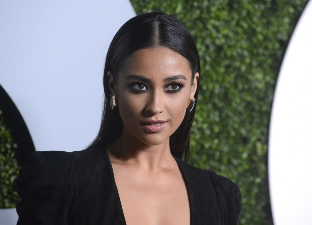 Pretty Little Liars star Shay Mitchell glams up for Shorty Awards 2017