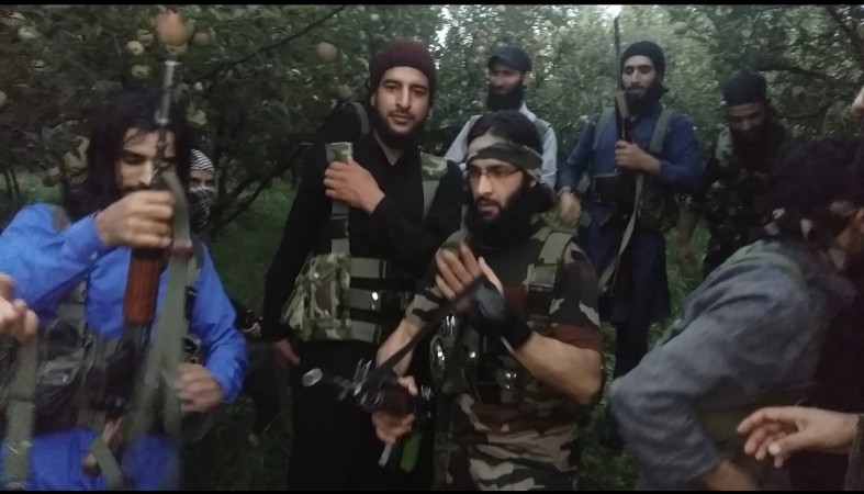 Police claims arresting 2 Hizb militants, 2 OGWs