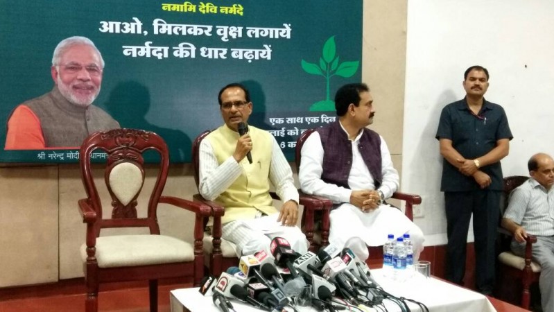 Mandsaur incident: CM Shivraj Singh Chouhan ends his fast