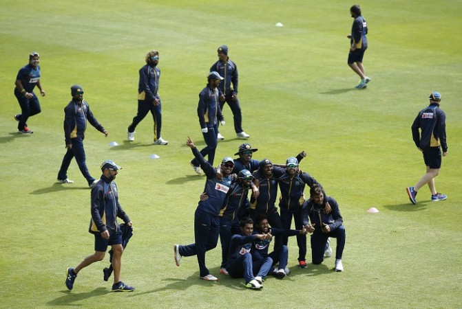 Champions Trophy semi-final: Pakistan opt to bowl against England