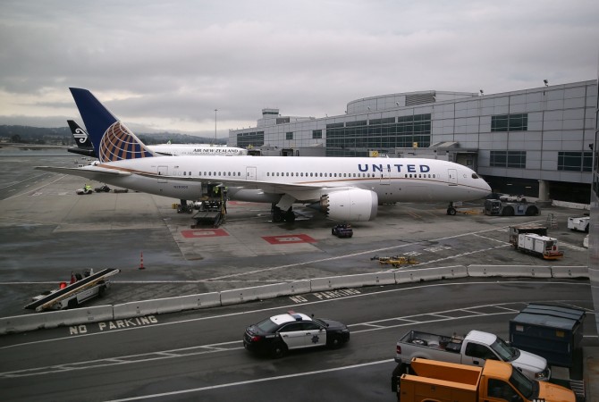 Rat boards plane at California airport, forces flight cancellation