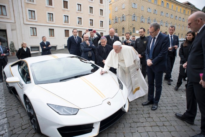 Pope gifted a one-off Lamborghini Huracan