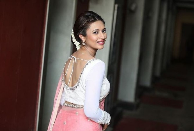 [Image: 1512121638_divyanka-tripathi-dahiya.jpg]