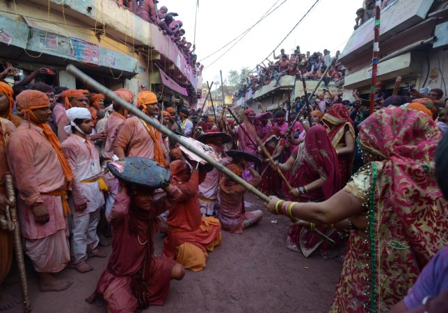 holi pictures of uttar pradesh