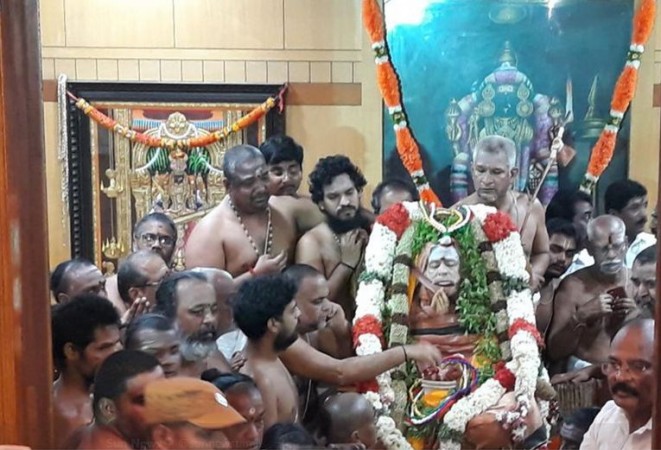 Kanchi seer Jayendra Saraswati laid to rest Kanchi seer Jayendra Saraswati laid to rest