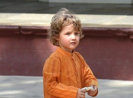 Image result for JUSTIN TRUDEAU'S SON HEADRY IN INDIA