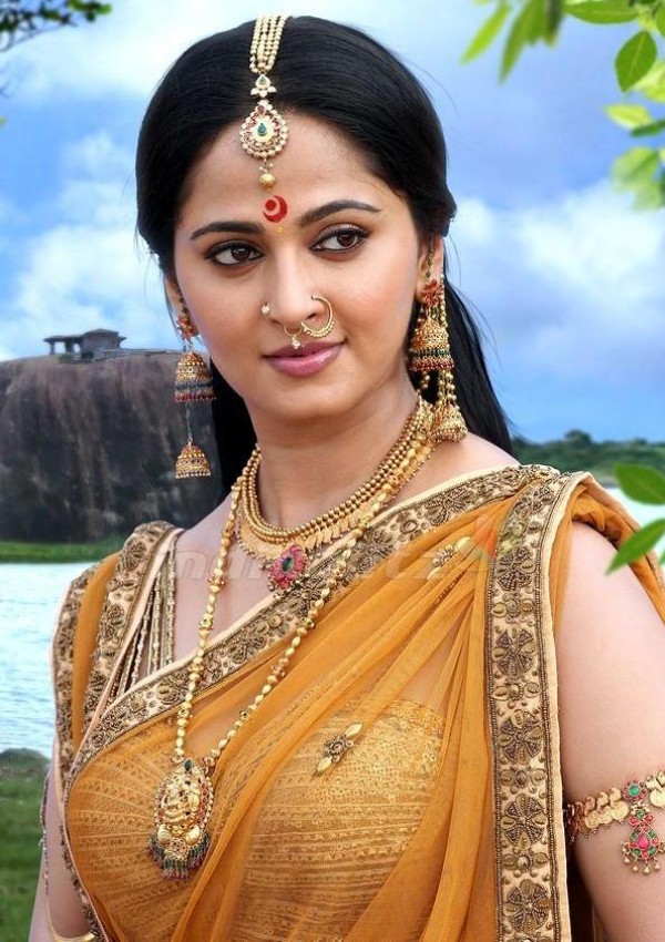 Anushka Shetty S Rudramadevi Release Date Poster Photos Images Gallery 16404