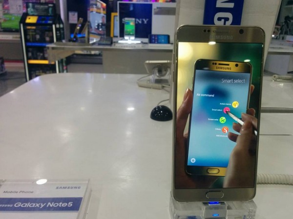 A Samsung Galaxy Note 5 on display at a store in Bengaluru. Samsung Galaxy Note 5, Android Nougat, How to install, Android Nougat features