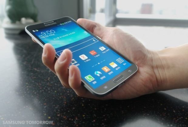 Samsung Pulls the Wraps-Off the World’s First Flexible Display Smartphone Galaxy Round