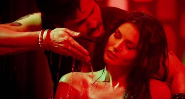 Emraan Hashmi & Sunny Leone ooze up the sensual quotient in Piya More! Emraan Hashmi & Sunny Leone ooze up the sensual quotient in Piya More!