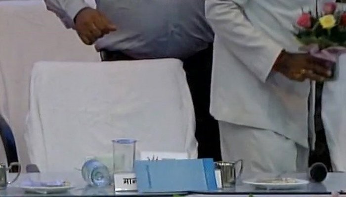 Sonia Gandhi speaks to Lalu, Nitish Kumar to save Bihar Grand Alliance Sonia Gandhi speaks to Lalu, Nitish Kumar to save Bihar Grand Alliance