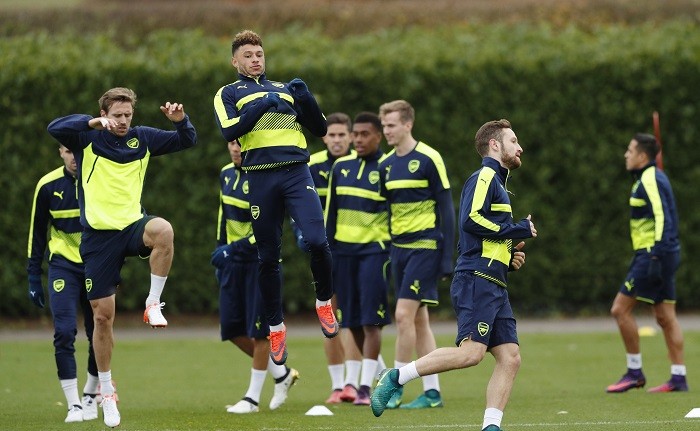 Arsenal players in training a day before their Champions League match against Paris Saint-Germain Arsenal Alex Oxlade-Chamberlain