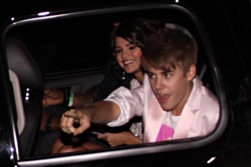 Justin and Selena leave the MMVA Justin Bieber and Selena Gomez