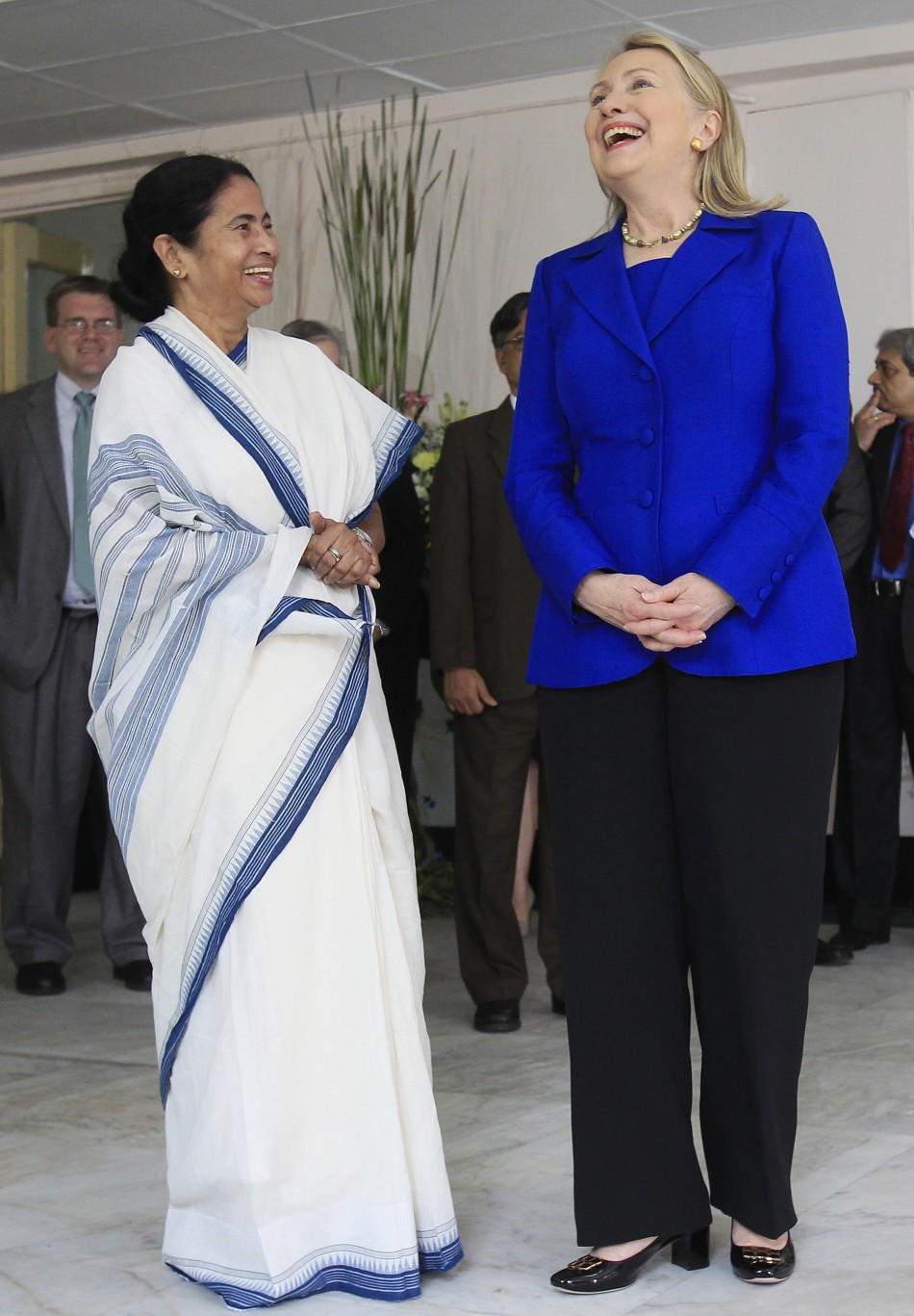U.S. Secretary of State Hillary Clinton (R) meets with Chief Minister of West Bengal Mamata Banerjee in Kolkata May 7, 2012. The Week That Was (PHOTOS)