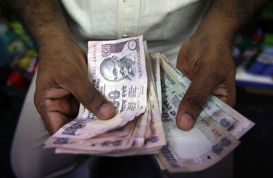 How Pay  Commissions Play a Key Role in Boosting India's Growth - International Business Times, India Edition
