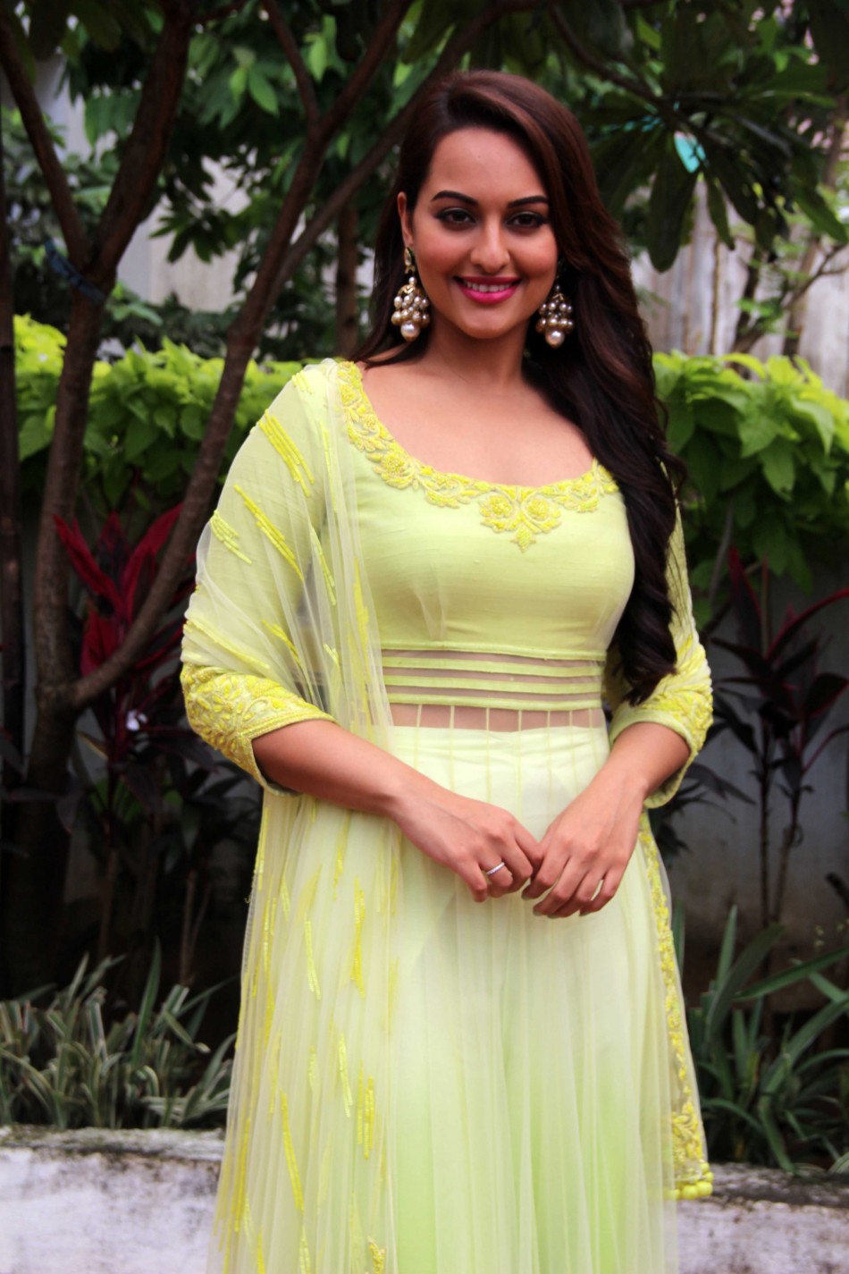 Sonakshi Sinha at Star Plus Diwali TV Show Sonakshi Sinha