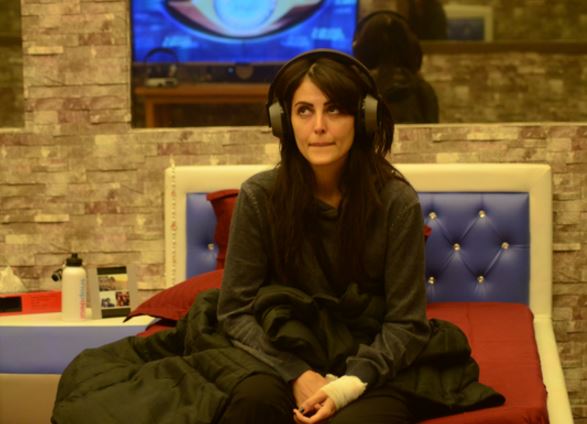 Bigg Boss 9: Mandana Karimi is not divorced, reveals Nora Fatehi [VIDEO]