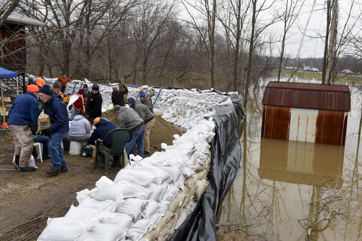 Widespread Flooding In Us Midwest Forces Evacuation Of Hundreds 4525