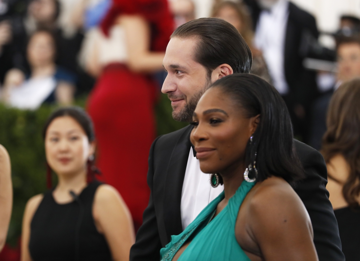 Pregnant Serena Williams looks radiant with fiancé Alexis Ohanian at Met Gala 2017 ...1200 x 871