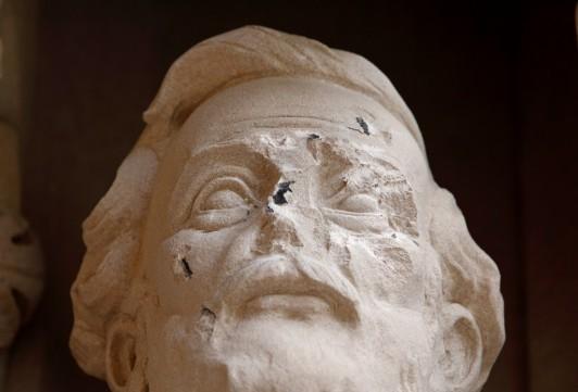 damage-seen-done-face-statue-confederate-commander-general-robert-e-lee-duke-universitys
