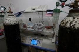 newborn-babies-are-seen-intensive-care-unit-maternity-hospital-east-mosul-iraq-al-khansa