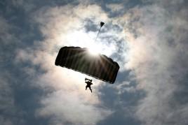 u-s-marines-member-takes-part-parachute-drops-during-their-joint-exercise-japan-ground-self