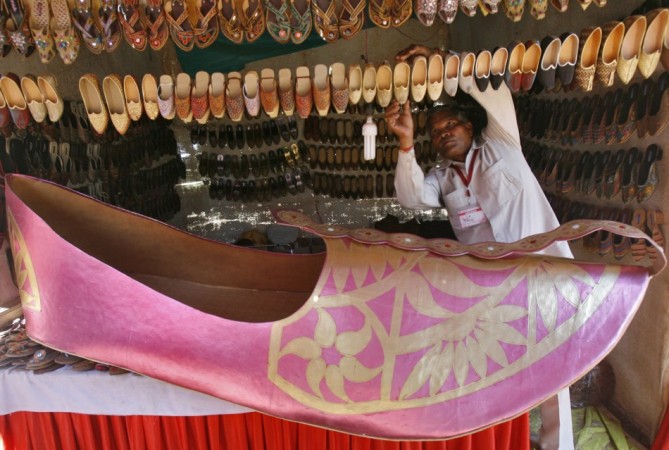 Giant shoe