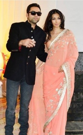 Abhay Deol arrives with fiance Preeti Desai at Esha Deol's wedding. (Facebook)