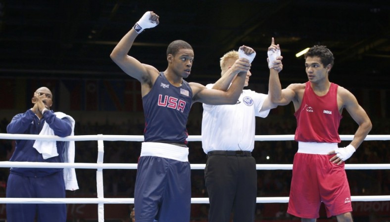 Errol Spence (L), Vikas Krishan