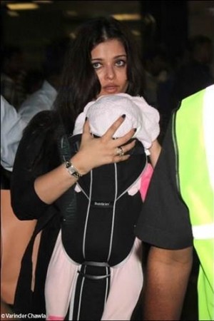 Aishwarya Rai Bachchan with husband Abhishek and daughter Aaradhya at Mumbai Airport (Facebook) aishwarya rai