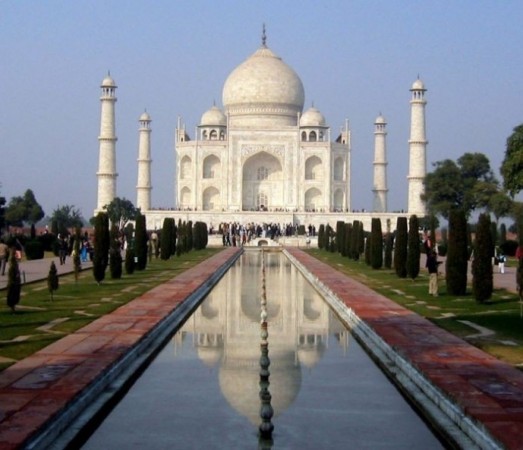 Dubai to Build Replica of Taj Mahal, ‘4 Times Bigger’ than Original (Wikimedia Commons) Taj Mahal