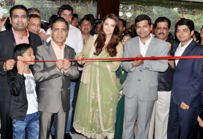 Aishwarya Rai Bachchan (Kalyan Jewellers official Facebook Page) Aishwarya Rai Bachchan