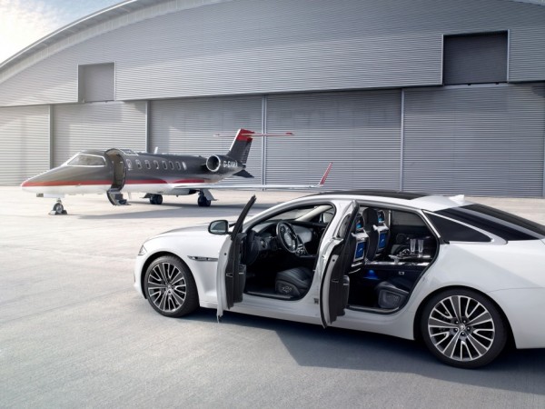 Jaguar Land Rover Drives XJ Ultimate to India; Priced at 1.78 crore Jaguar Land Rover Drives XJ Ultimate to India; Priced at 1.78 crore