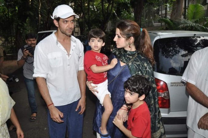 Hrithik Roshan with his family