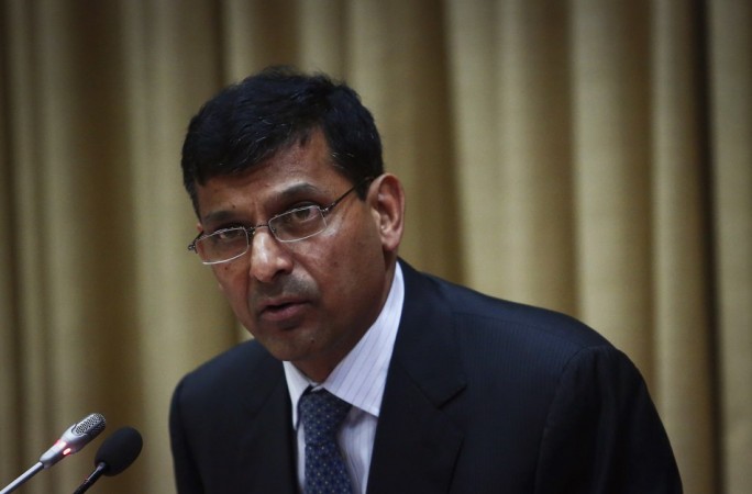 Raghuram Rajan addresses a news conference at the bank's headquarters in Mumbai. (Reuters)