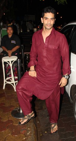 Angad Bedi at Olive Bar Angad Bedi