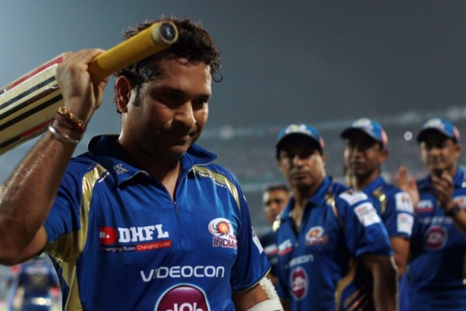 Sachin Tendulkar walks off to a standing ovation after playing the final T20 game of his career. Jacques Rossouw/CLT20/SPORTZPICS Sachin Mumbai Indians