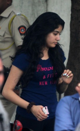 Sridevi's daughter Jhanvi spotted on the sets of Jai Ho shooting